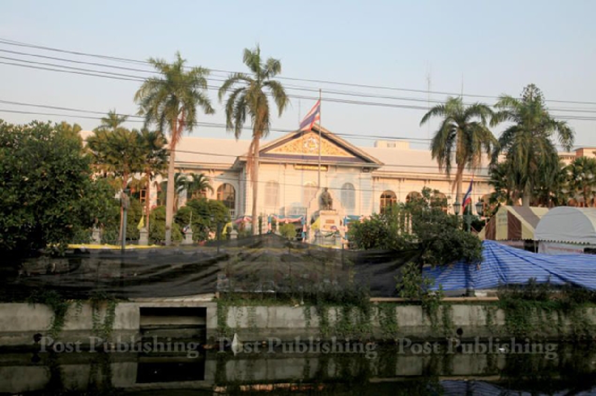 Defying CMPO, Interior Ministry still shut