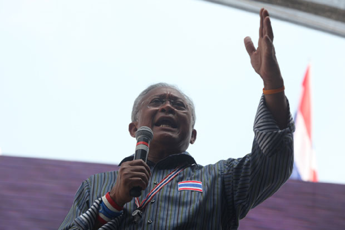 "สุเทพ"โต้"ปู"ปัดยุชาวนาย้ำไล่ระบอบทักษิณ "สุเทพ"โต้"ปู"ปัดยุชาวนาย้ำไล่ระบอบทักษิณ