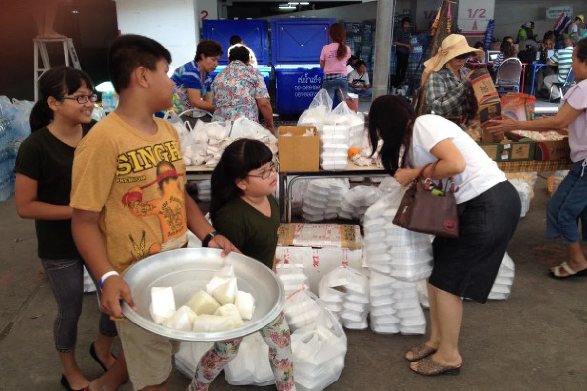 ธารน้ำใจคนเมืองสู่ม็อบชาวนา