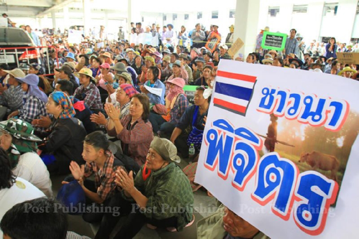 Ministry promises talks with angry farmers (Updated)