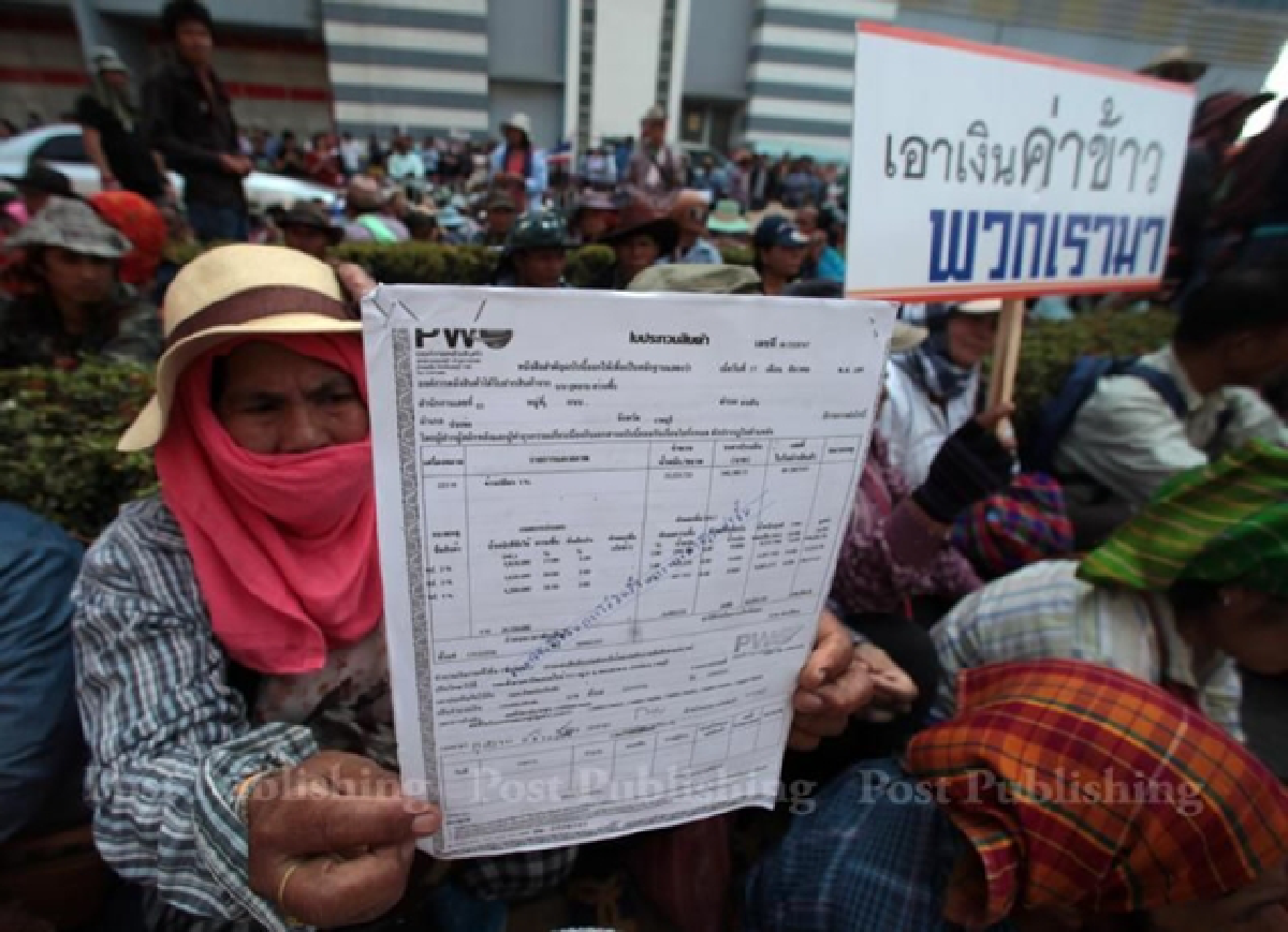 Ministry promises talks with angry farmers (Updated)