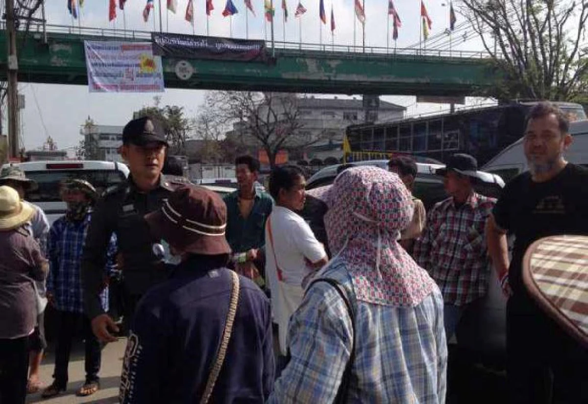 ม็อบชาวนายื่นหนังสือจี้ยธ.ทวงเงินจำนำข้าว