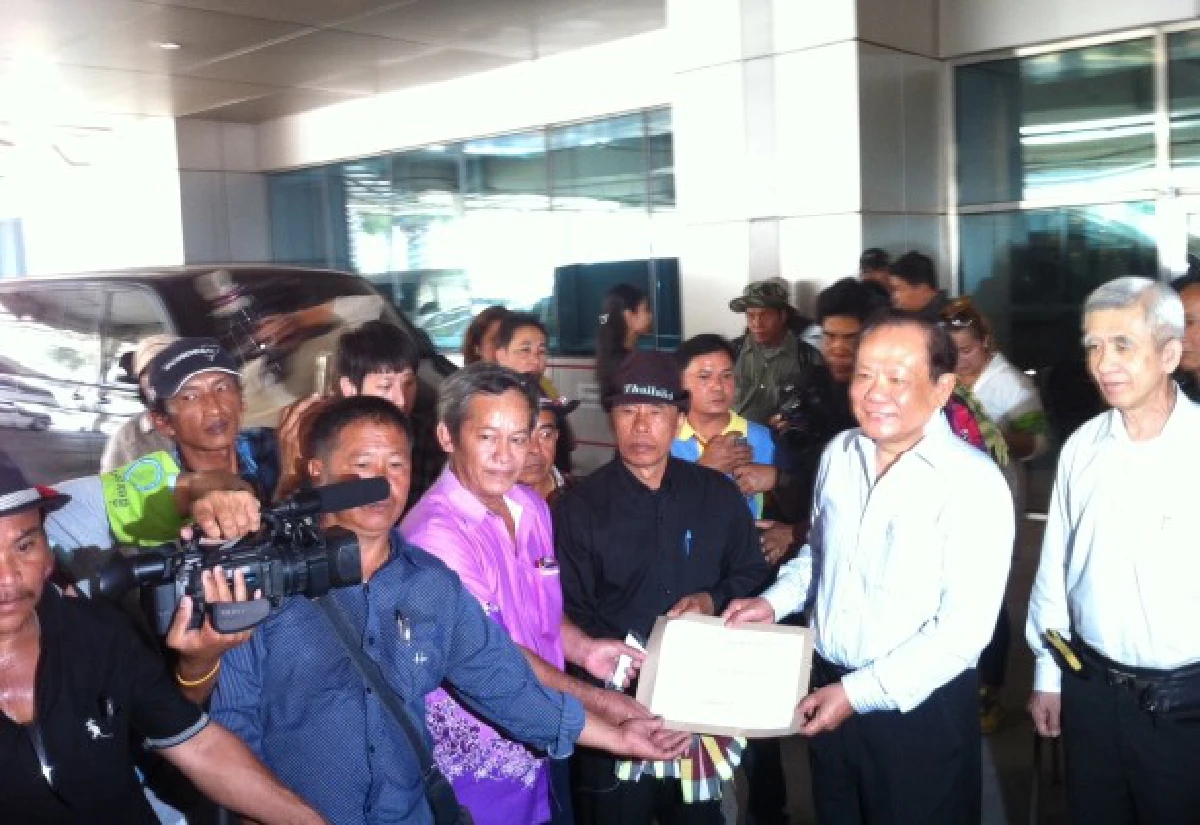 ยธ.รับปากตั้งคณะทำงานช่วยประสานแก้ปัญหาชาวนา
