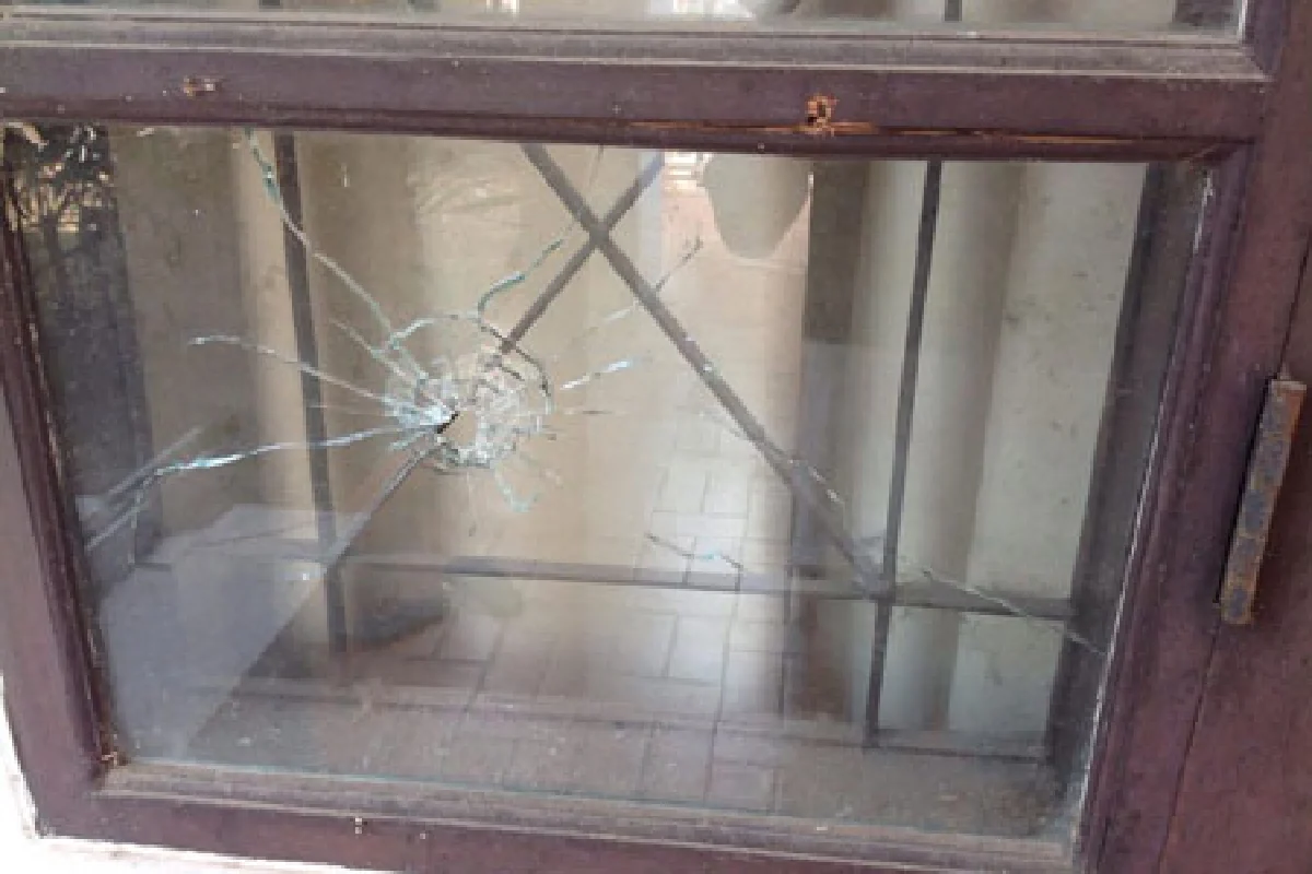 สมศักดิ์ เจียมฯถูกมือมืดยิงรถ-บ้าน