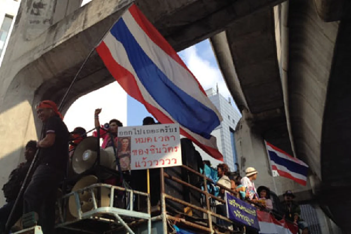 เวทีปทุมวันระดมพลช่วยเวทีอื่นถูกสลายการชุมนุม