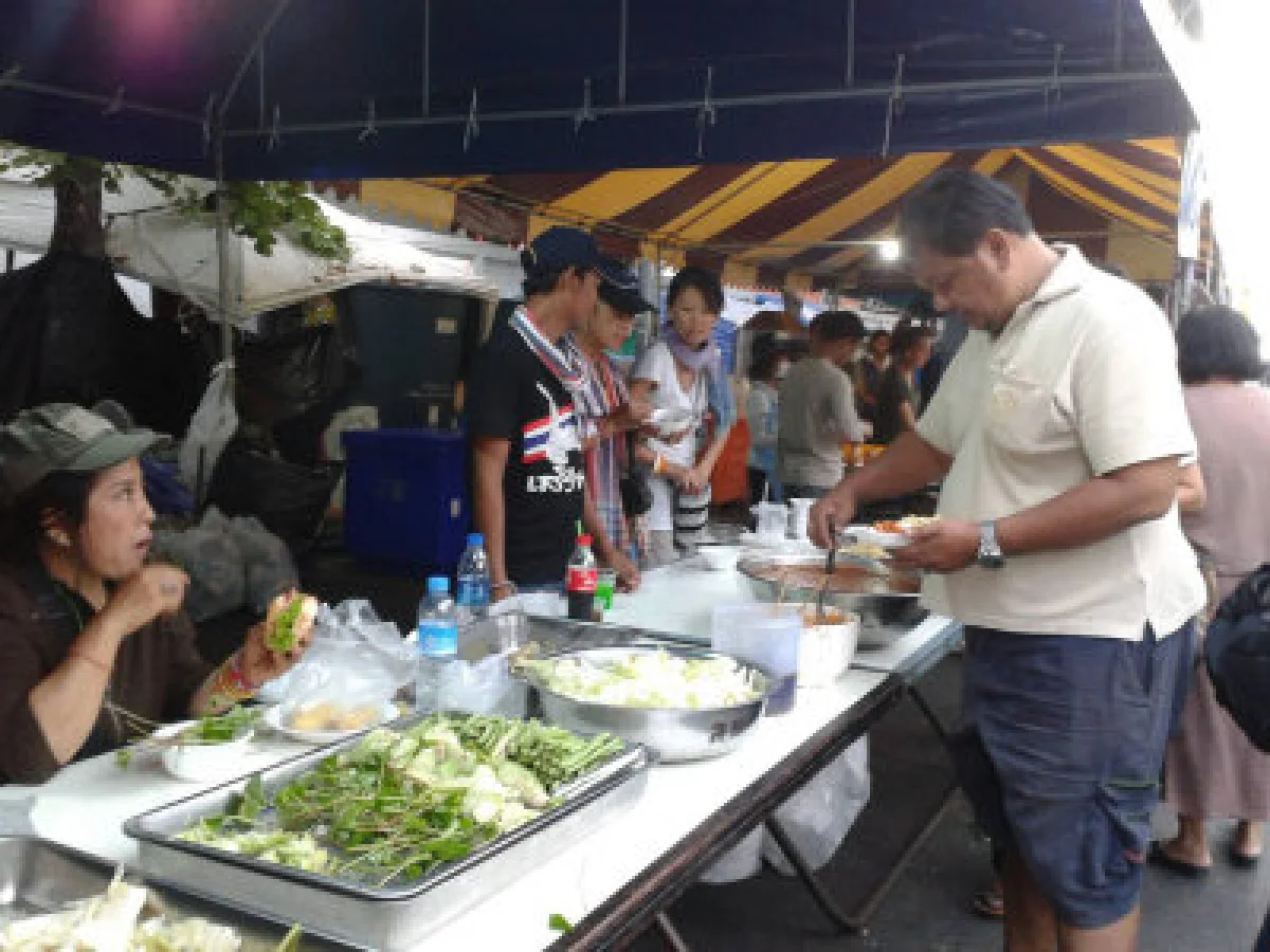 จวกรัฐจัดฉากใหญ่โตขอพื้นที่ทำเนียบคืน