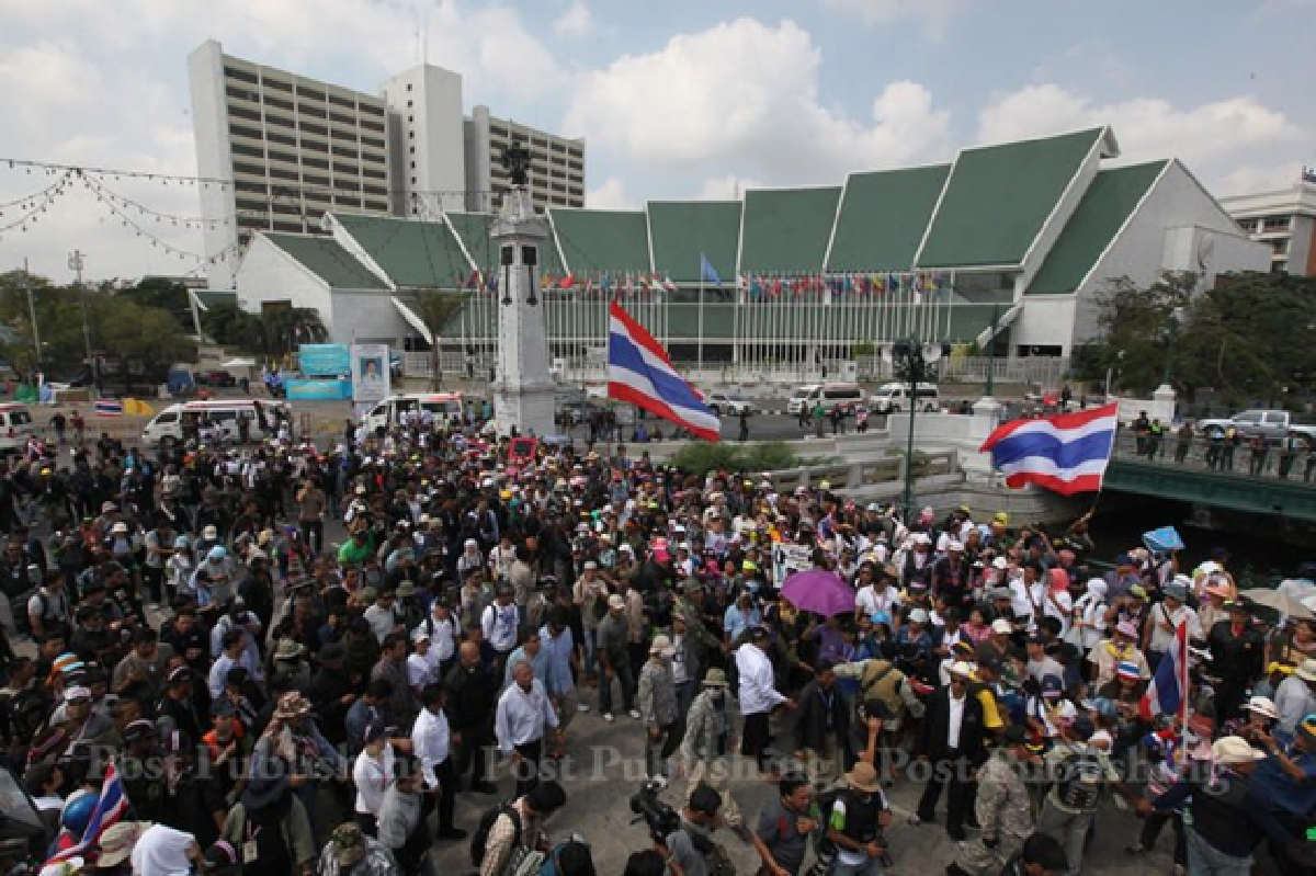 New Govt House blockade (updated)