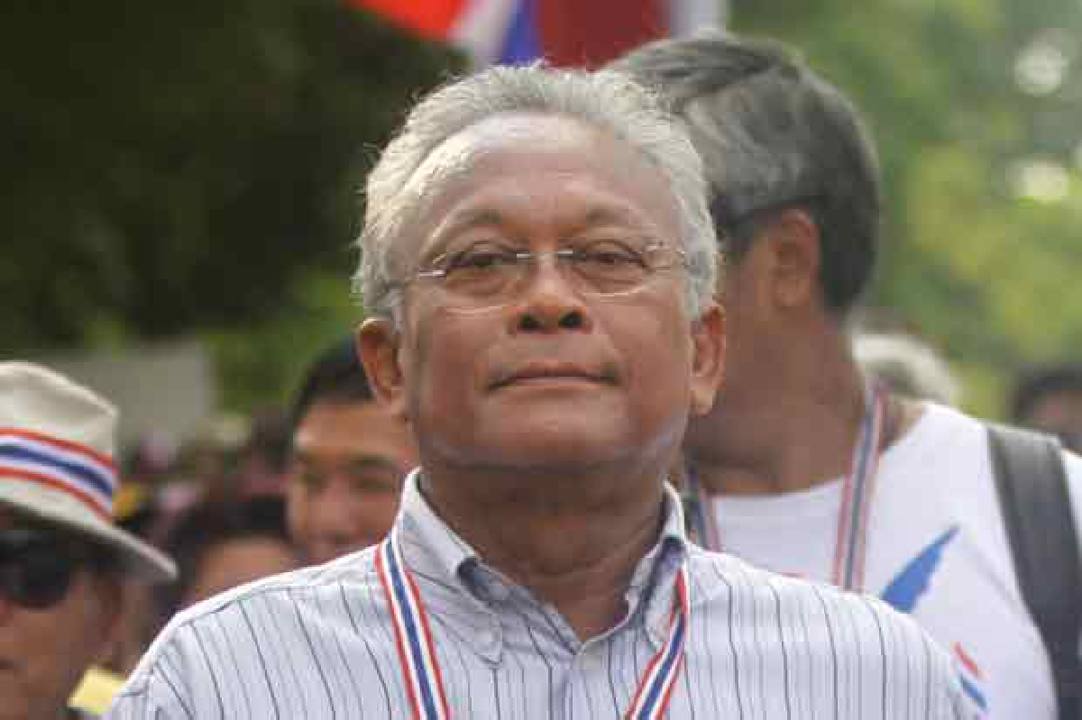 "สุเทพ"ปราศรัยกล่อมตร.ยันไม่ได้เป็นศัตรูกัน "สุเทพ"ปราศรัยกล่อมตร.ยันไม่ได้เป็นศัตรูกัน