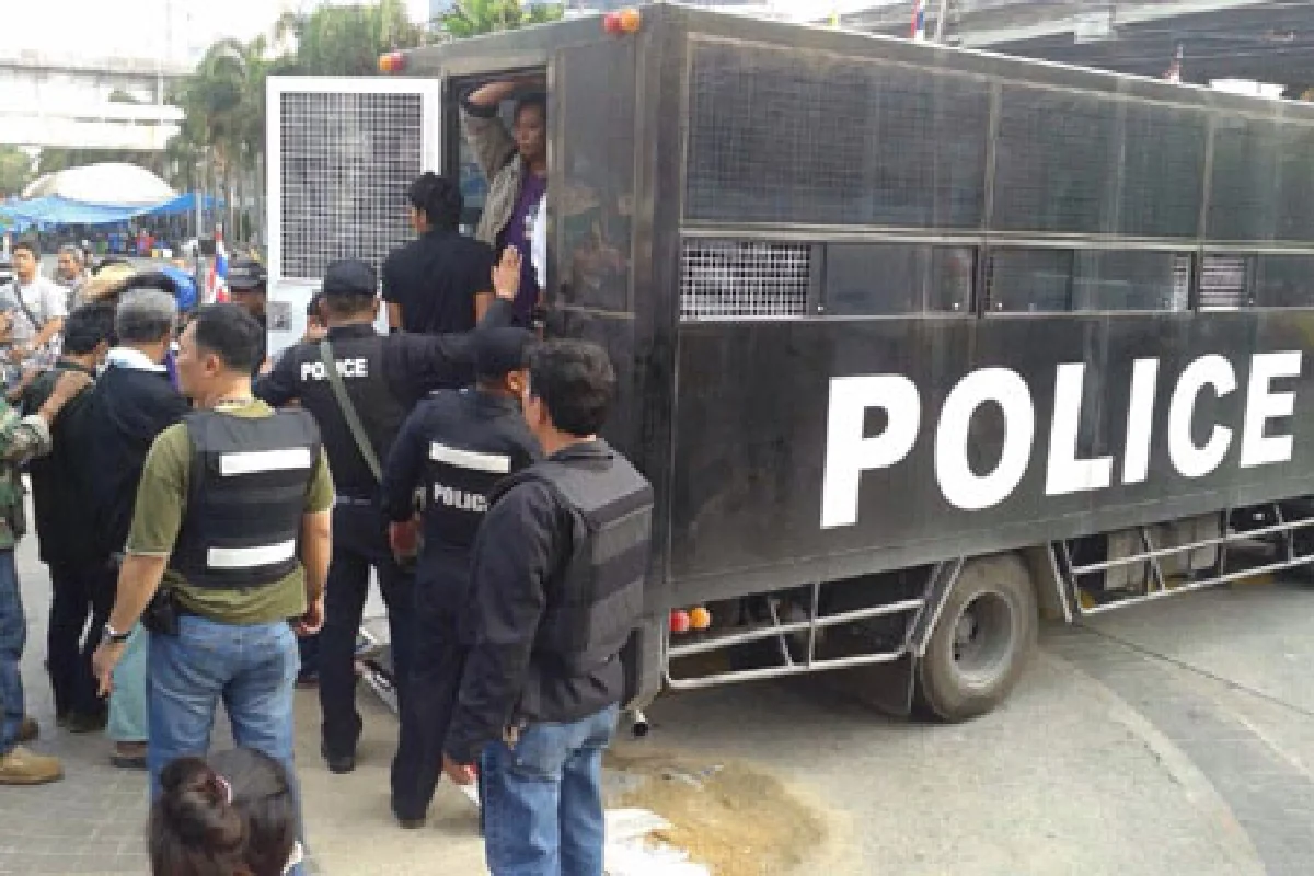ตร.ยึดคืนพื้นที่กคป.หน้ากระทรวงพลังงานได้แล้ว