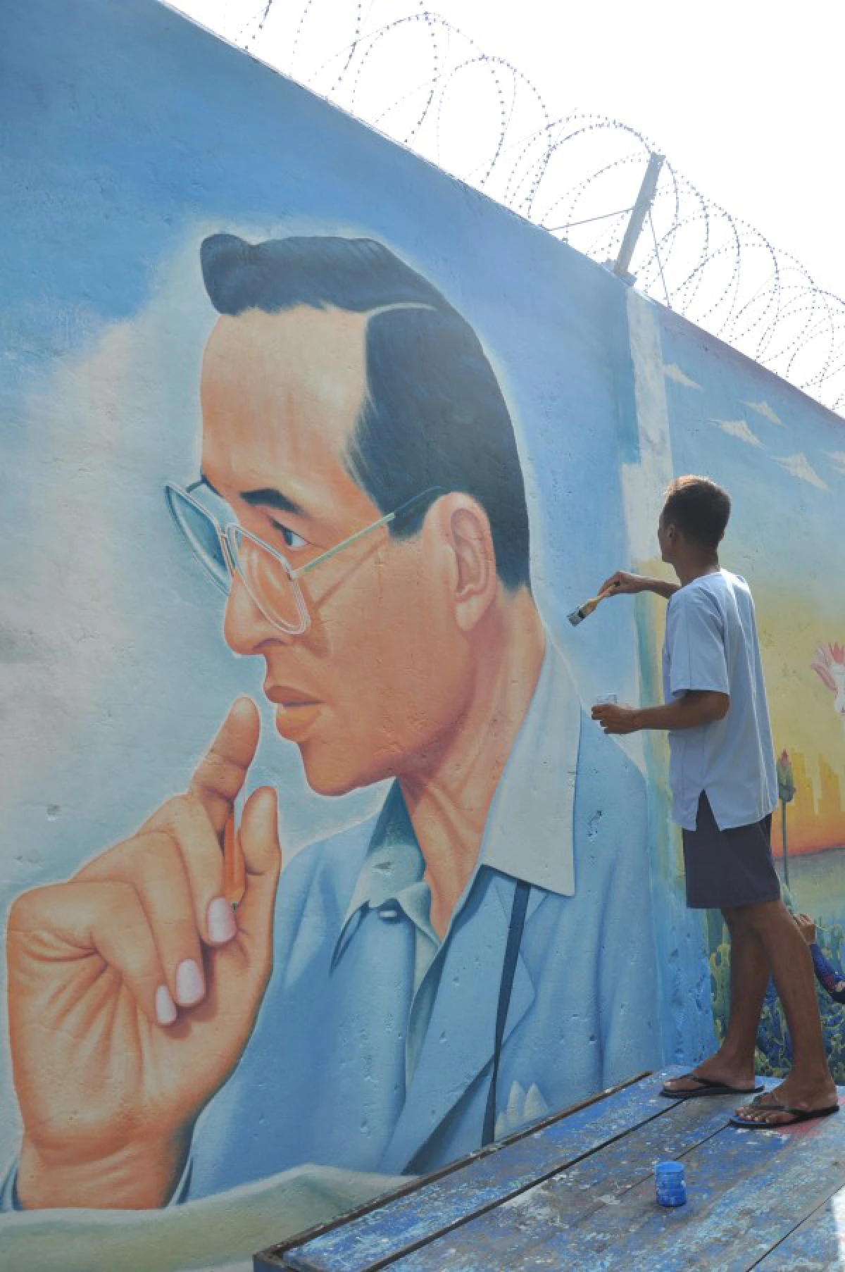 ยลงานศิลป์บนกำแพงคุกบางขวาง