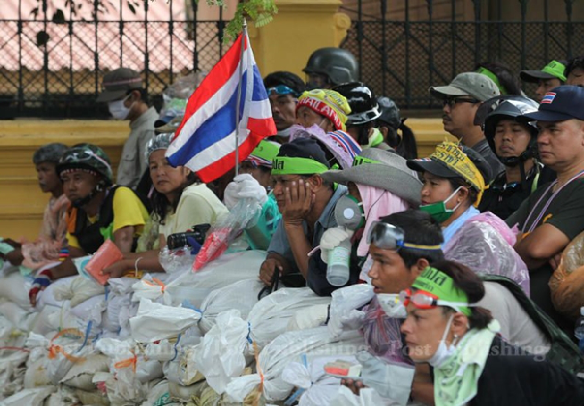5 killed as violence stalls police operation to retake 5 rally sites