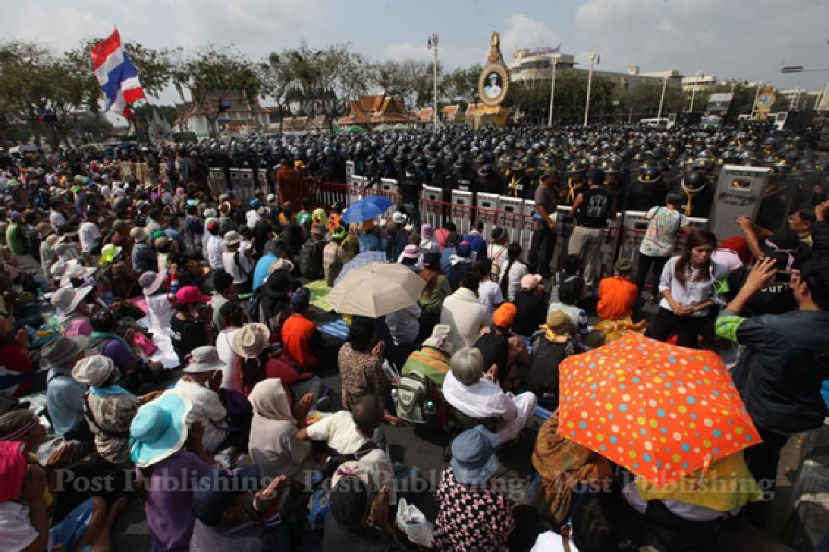 5 killed as violence stalls police operation to retake 5 rally sites
