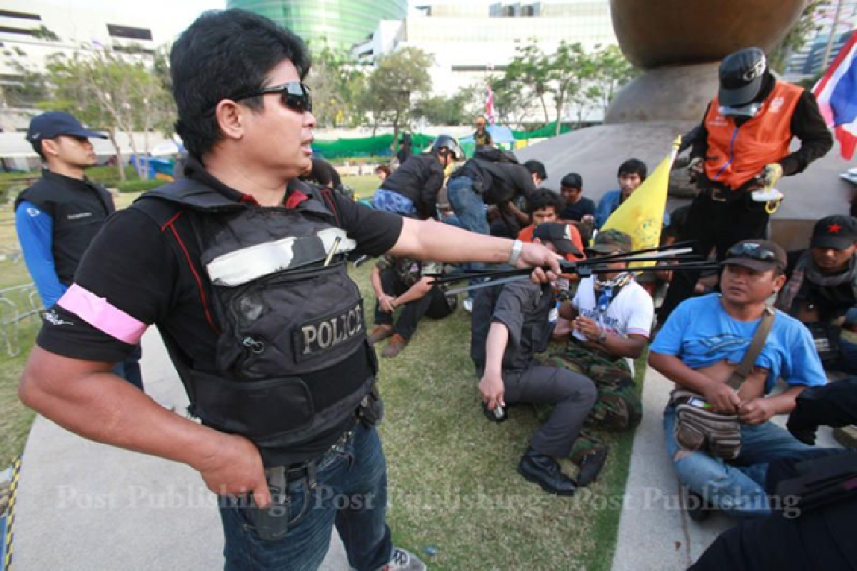 5 killed as violence stalls police operation to retake 5 rally sites