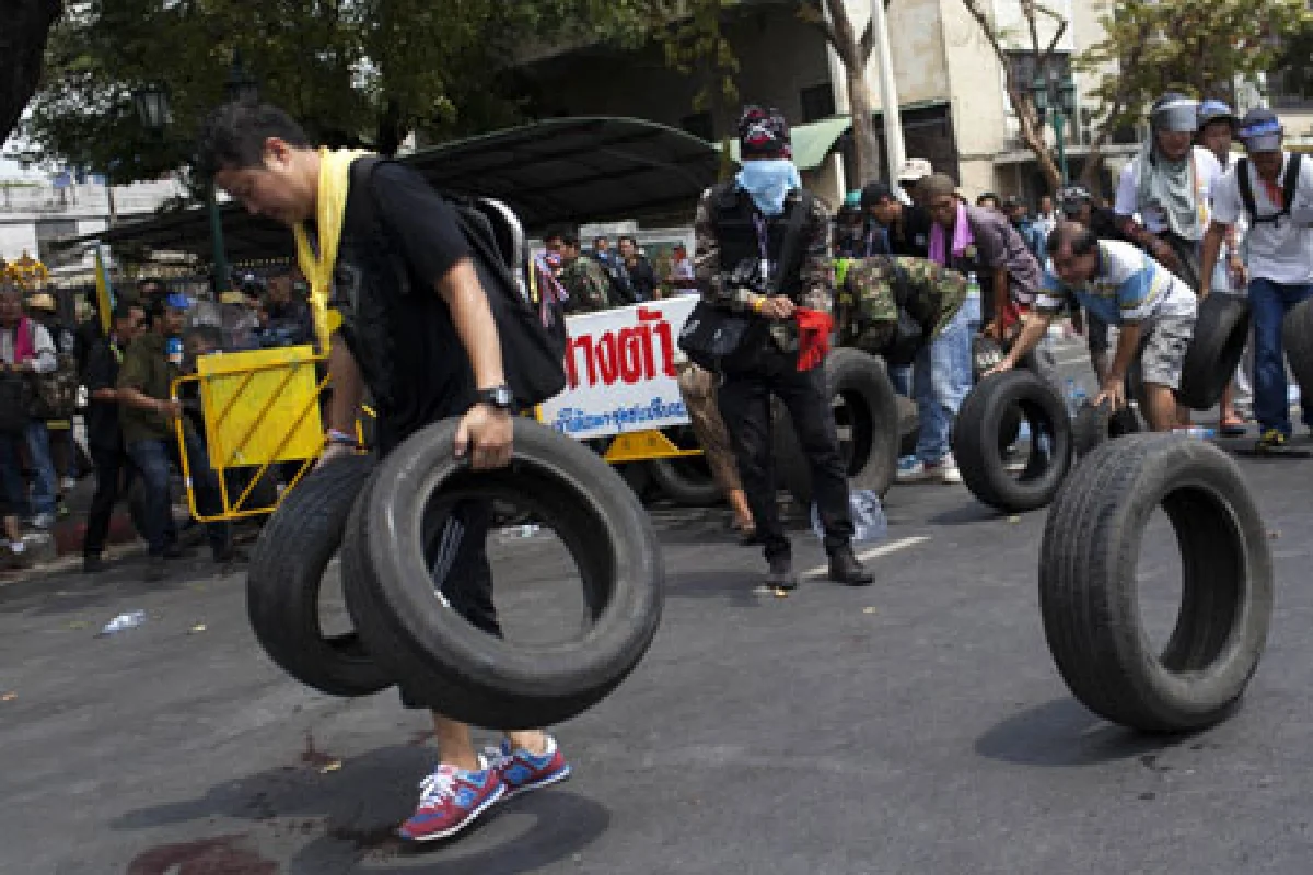 สื่อนอกเกาะติดปะทะเดือดสลายม็อบไทย
