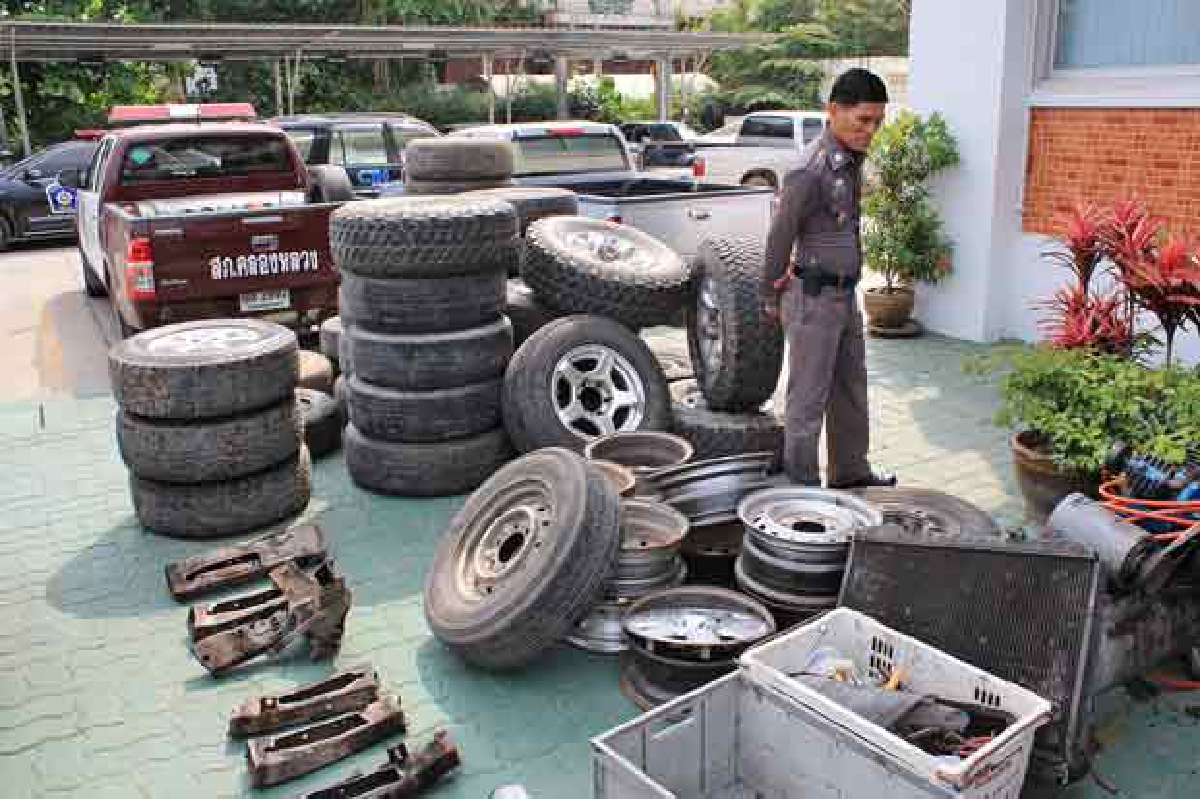 ตำรวจบุกจับแก๊งโจรกรรมรถรายใหญ่ ตำรวจบุกจับแก๊งโจรกรรมรถรายใหญ่