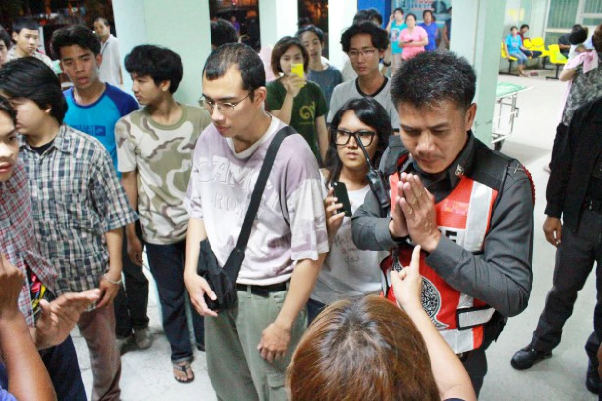 วัยรุ่นตีกันในงานเลี้ยงศิษย์ย่านปทุมฯเก่าตาย1เจ็บ6