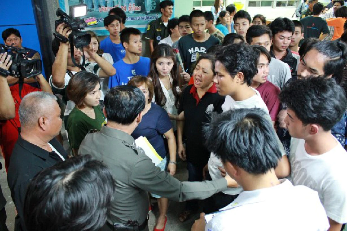 วัยรุ่นตีกันในงานเลี้ยงศิษย์ย่านปทุมฯเก่าตาย1เจ็บ6