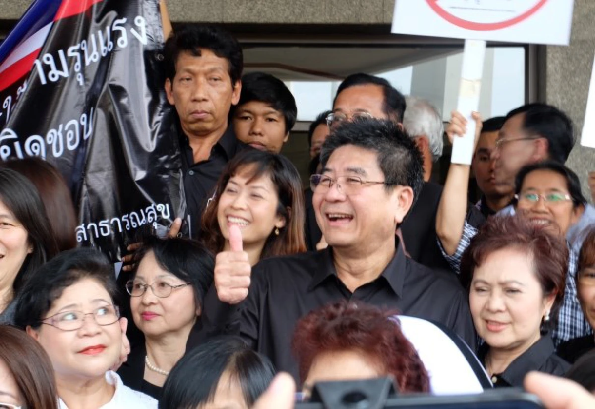ปลัดสธ.นำบุคลากรแสดงพลังไม่เอารัฐบาลโกง
