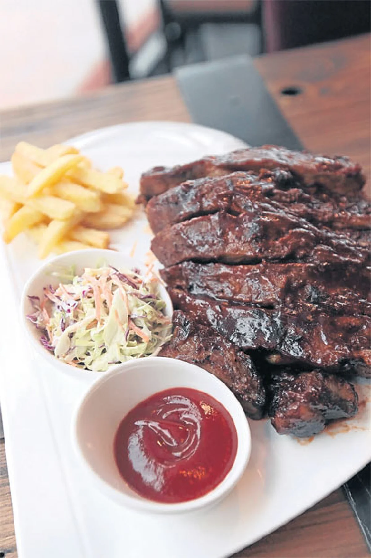 เดอะ เคฟเวิร์น คลับ แบงค็อก ร่วมสมัยสไตล์ย้อนยุค