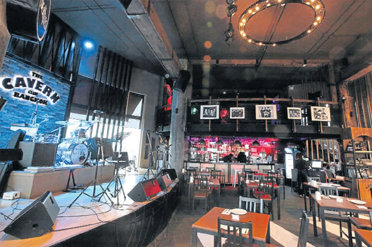 เดอะ เคฟเวิร์น คลับ แบงค็อก ร่วมสมัยสไตล์ย้อนยุค