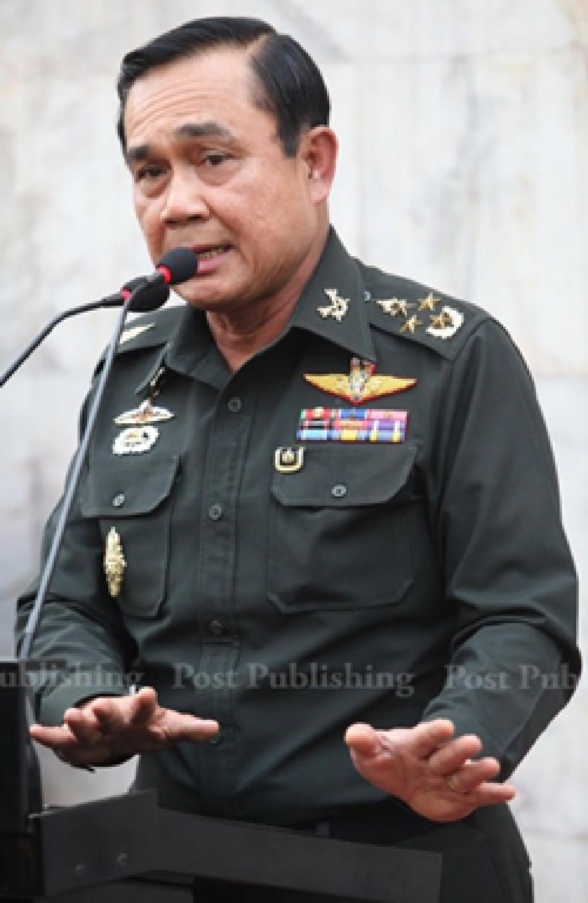City "shutdown" to end as army chief hints of "special method"