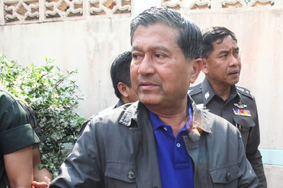 เฉลิมยกรธน.ยันปูไม่พ้นรักษาการนายกฯ เฉลิมยกรธน.ยันปูไม่พ้นรักษาการนายกฯ