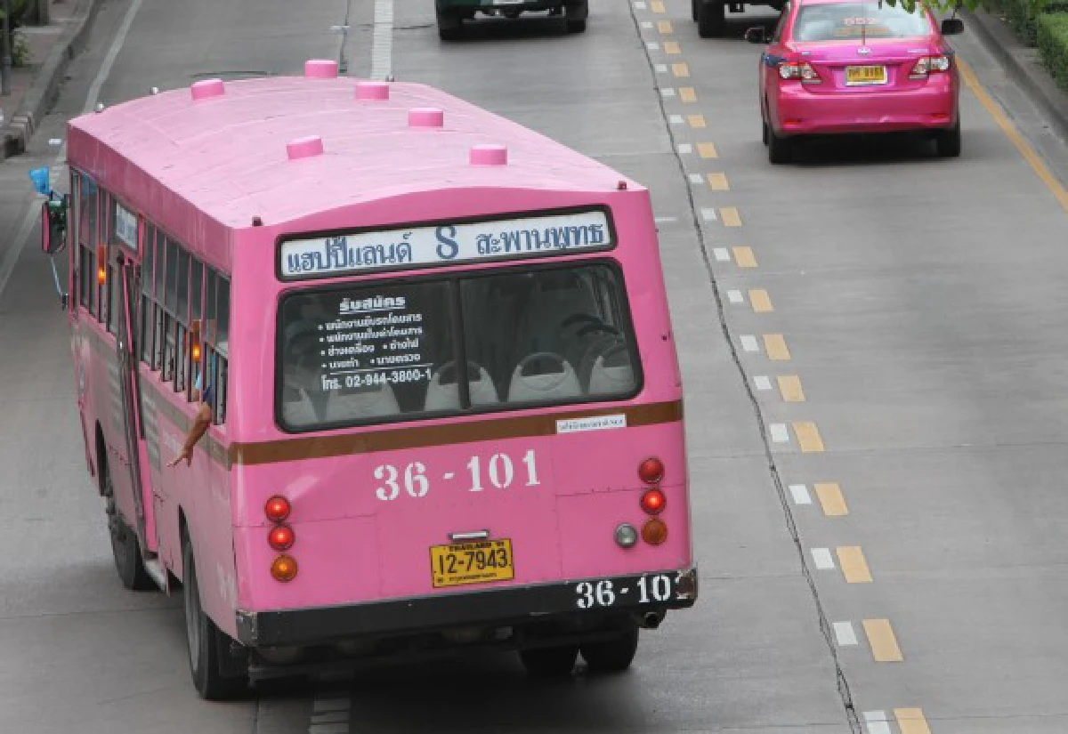 "รถเมล์สาย8"มหากาพย์ความซ่าบนถนนกทม.