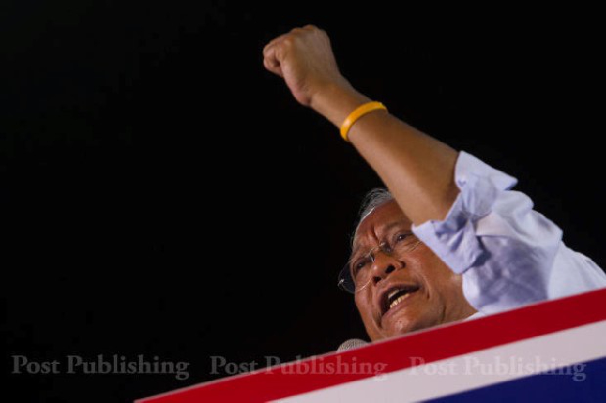 สุเทพจ่อเป่านกหวีดระดมพลใหญ่เร็วๆนี้ สุเทพจ่อเป่านกหวีดระดมพลใหญ่เร็วๆนี้