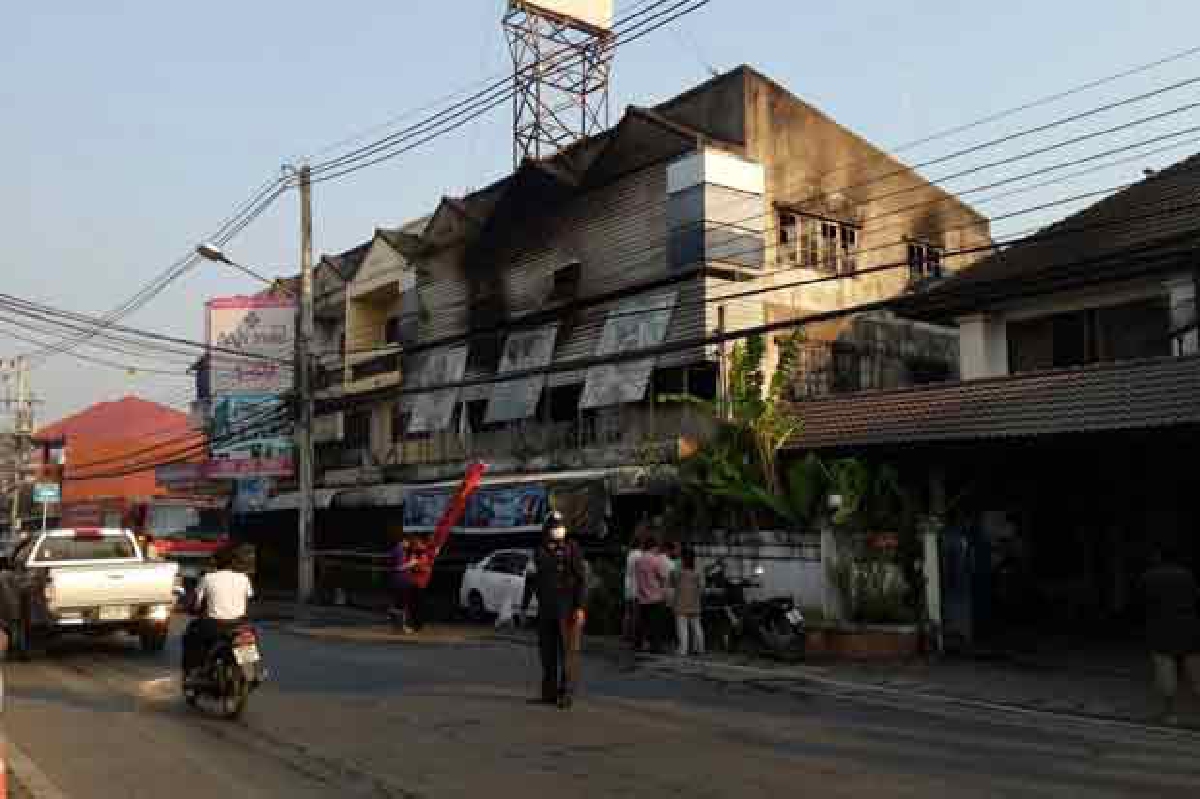 สลด!ไฟไหม้ร้านเกมส์ย่างสด2ศพ สลด!ไฟไหม้ร้านเกมส์ย่างสด2ศพ