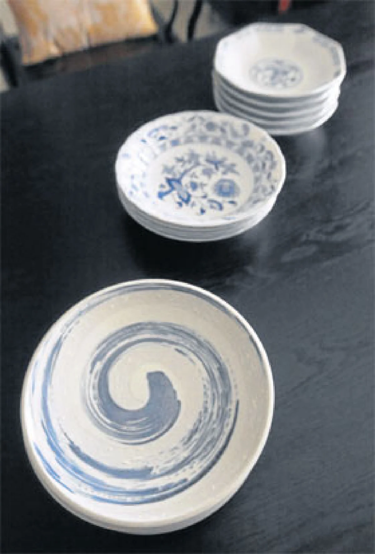 ‘จานโบราณ’ เฟอร์นิเจอร์ย้อนวันวานบนโต๊ะอาหาร