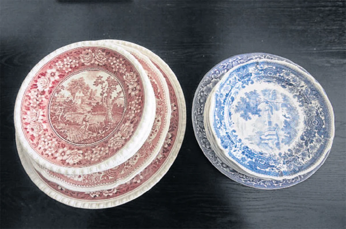 ‘จานโบราณ’ เฟอร์นิเจอร์ย้อนวันวานบนโต๊ะอาหาร