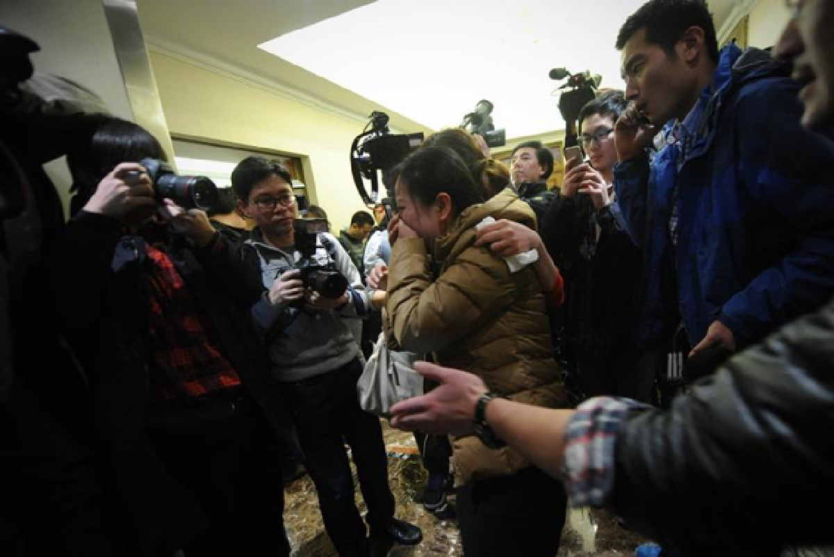 MH370: Search turns west ? "like going to the moon" (updated Monday)