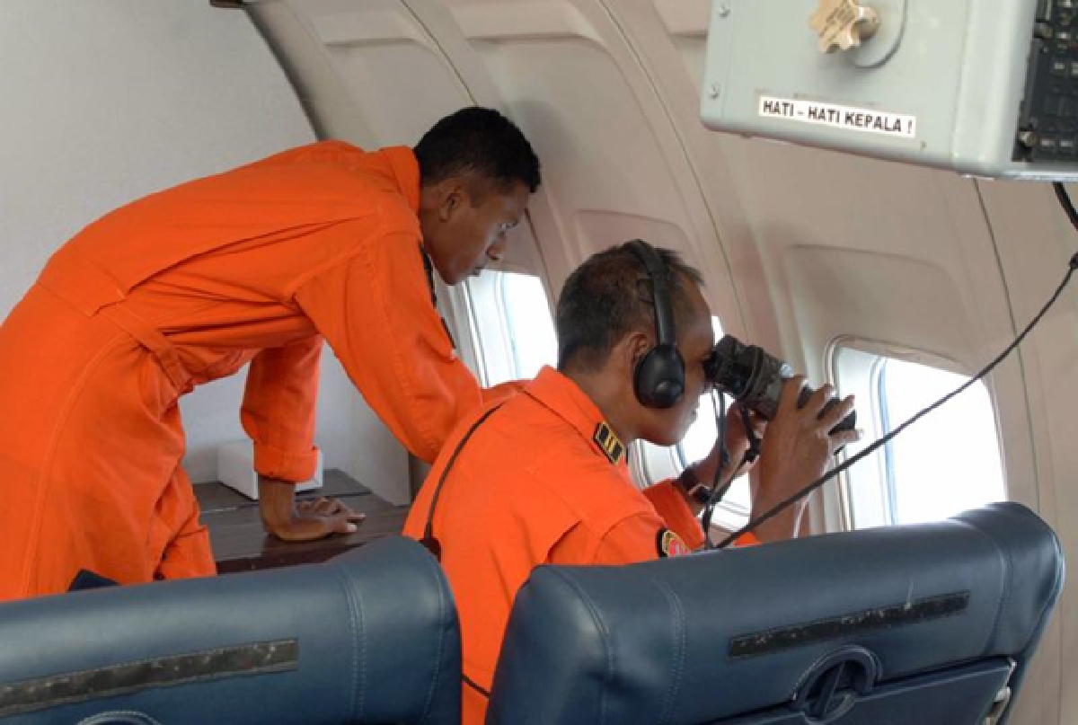 MH370: Search turns west ? "like going to the moon" (updated Monday)