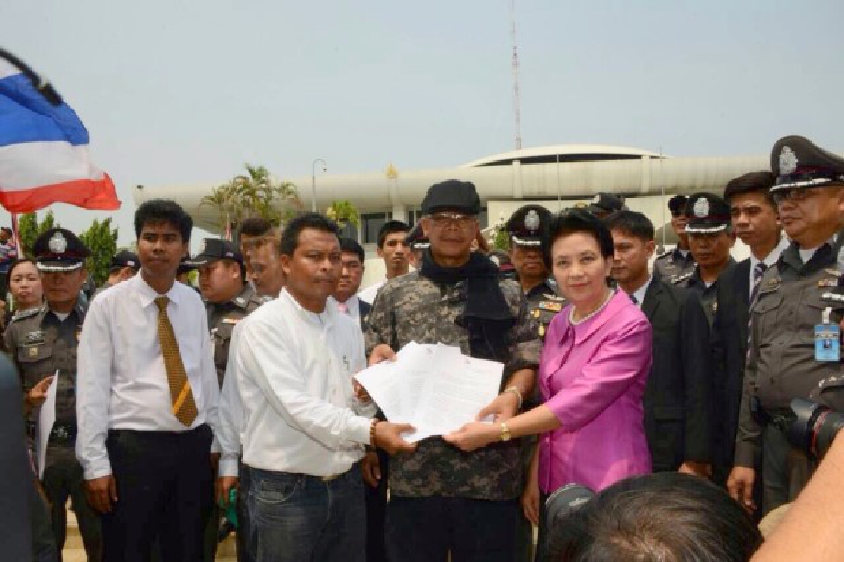 คปท.จี้นิคมหยุดปฏิบัติหน้าที่หลังหมดวาระ คปท.จี้นิคมหยุดปฏิบัติหน้าที่หลังหมดวาระ
