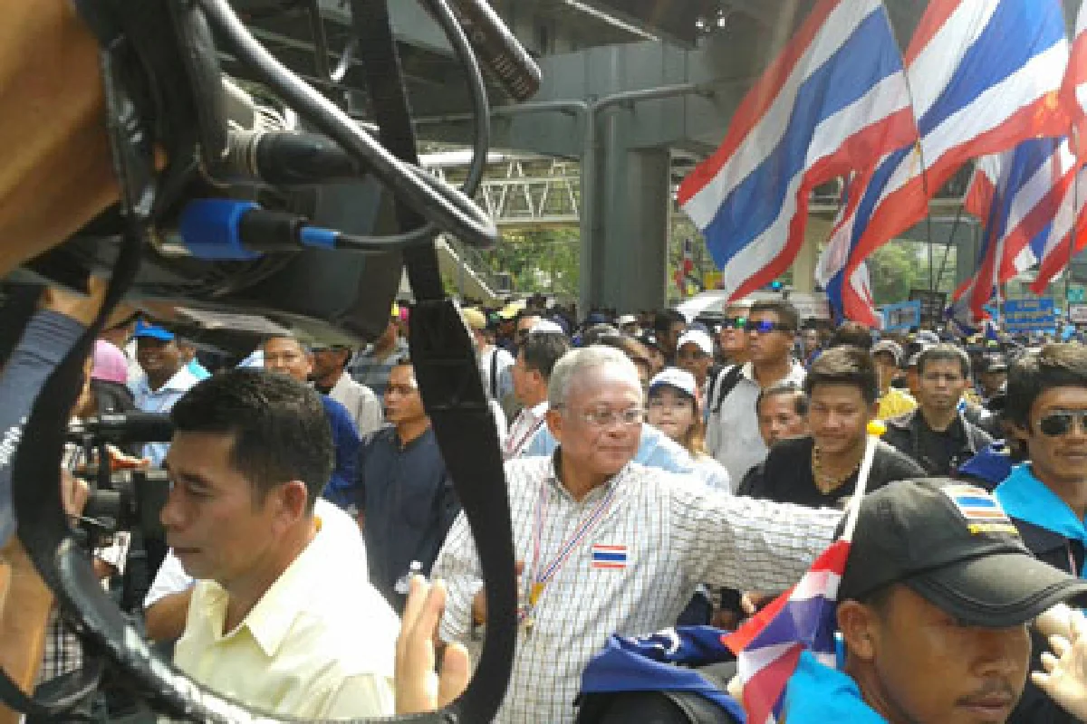 "สุเทพ"นำมวลชนเดินสีลมชวนร่วมชุมนุมใหญ่