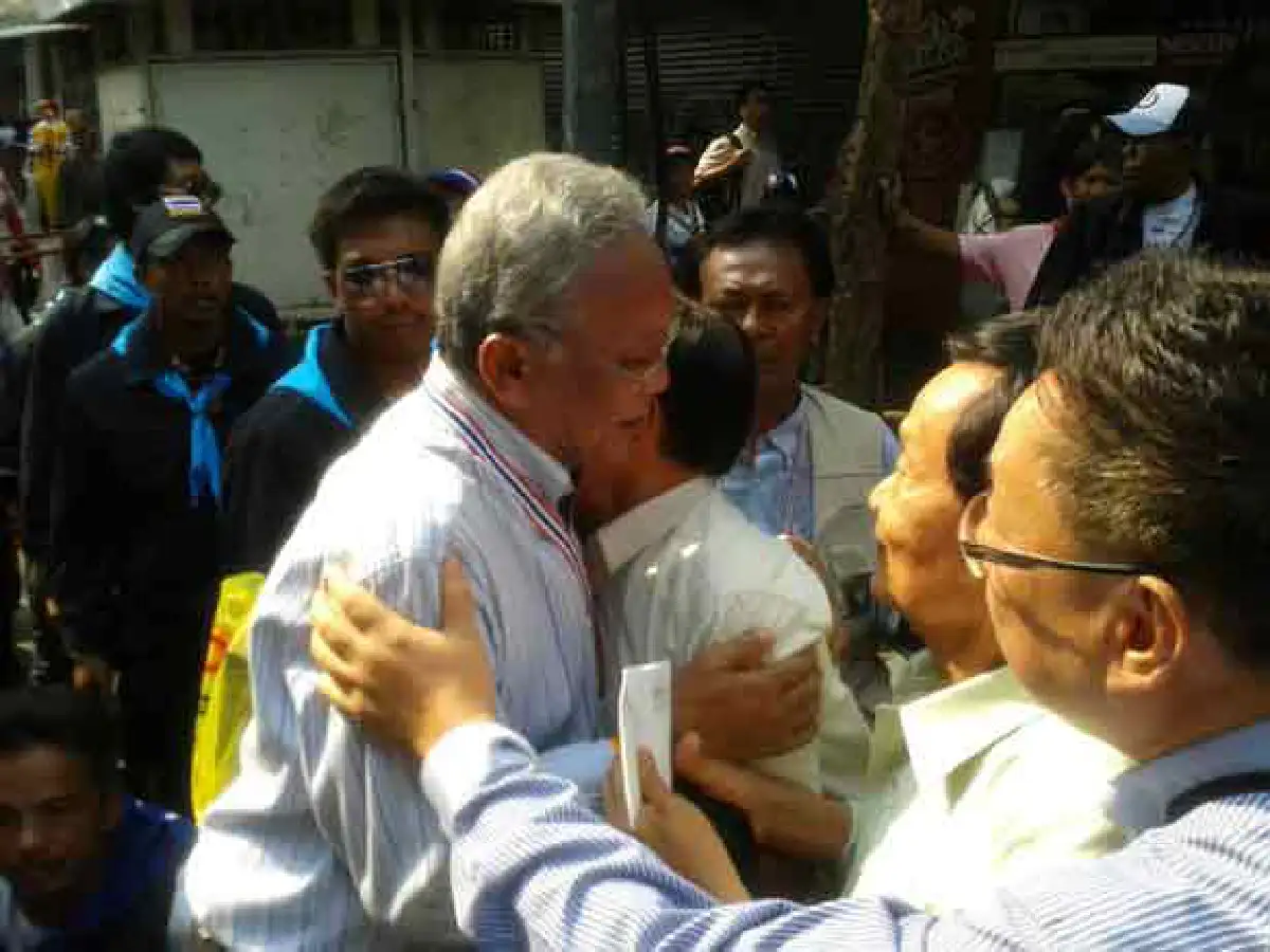 สุเทพเดินชวนคนกรุงร่วมปฎิรูปวันที่3