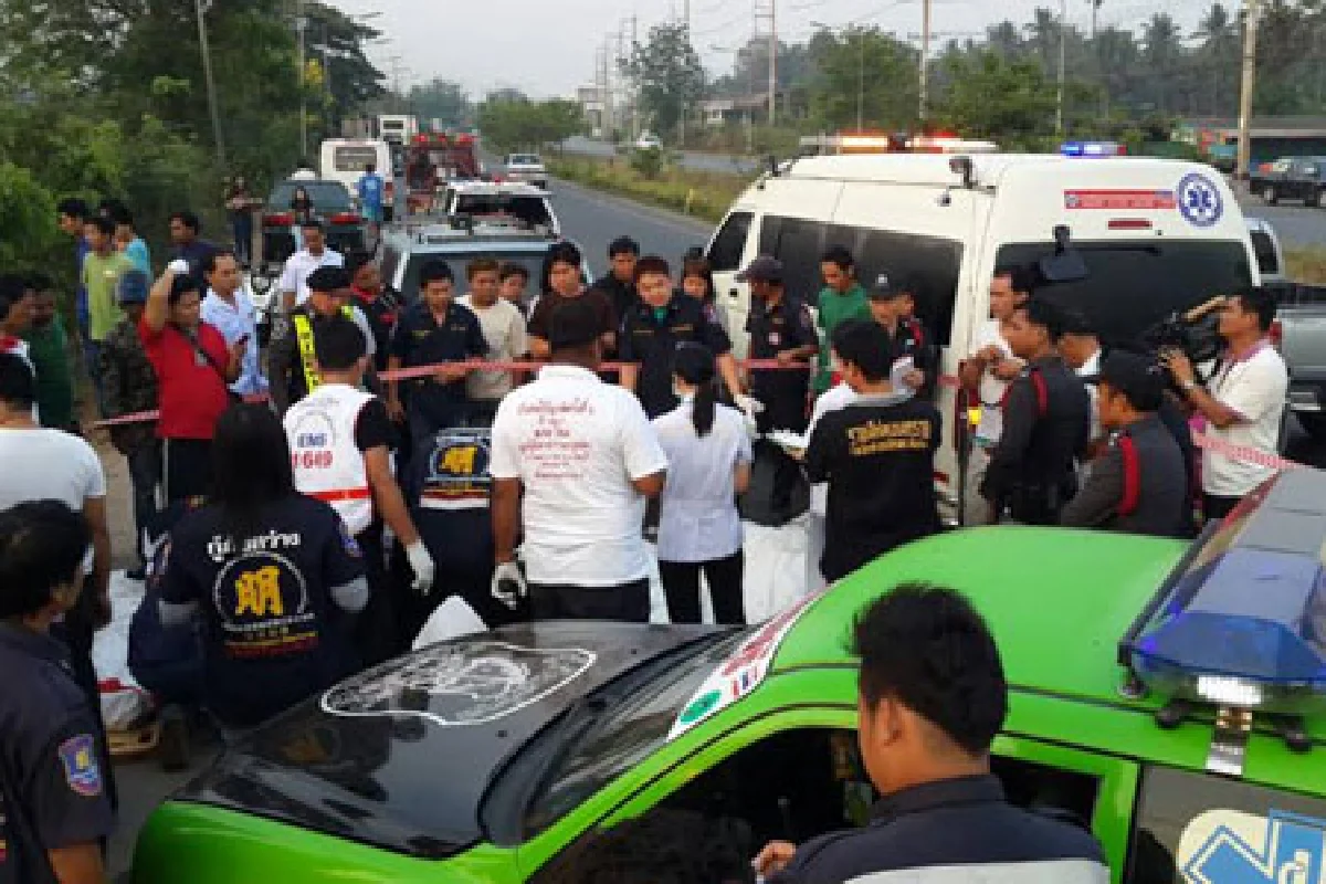 ซิ่งเก๋งร่วมงานแต่งราชบุรีตกข้างทางดับ 5