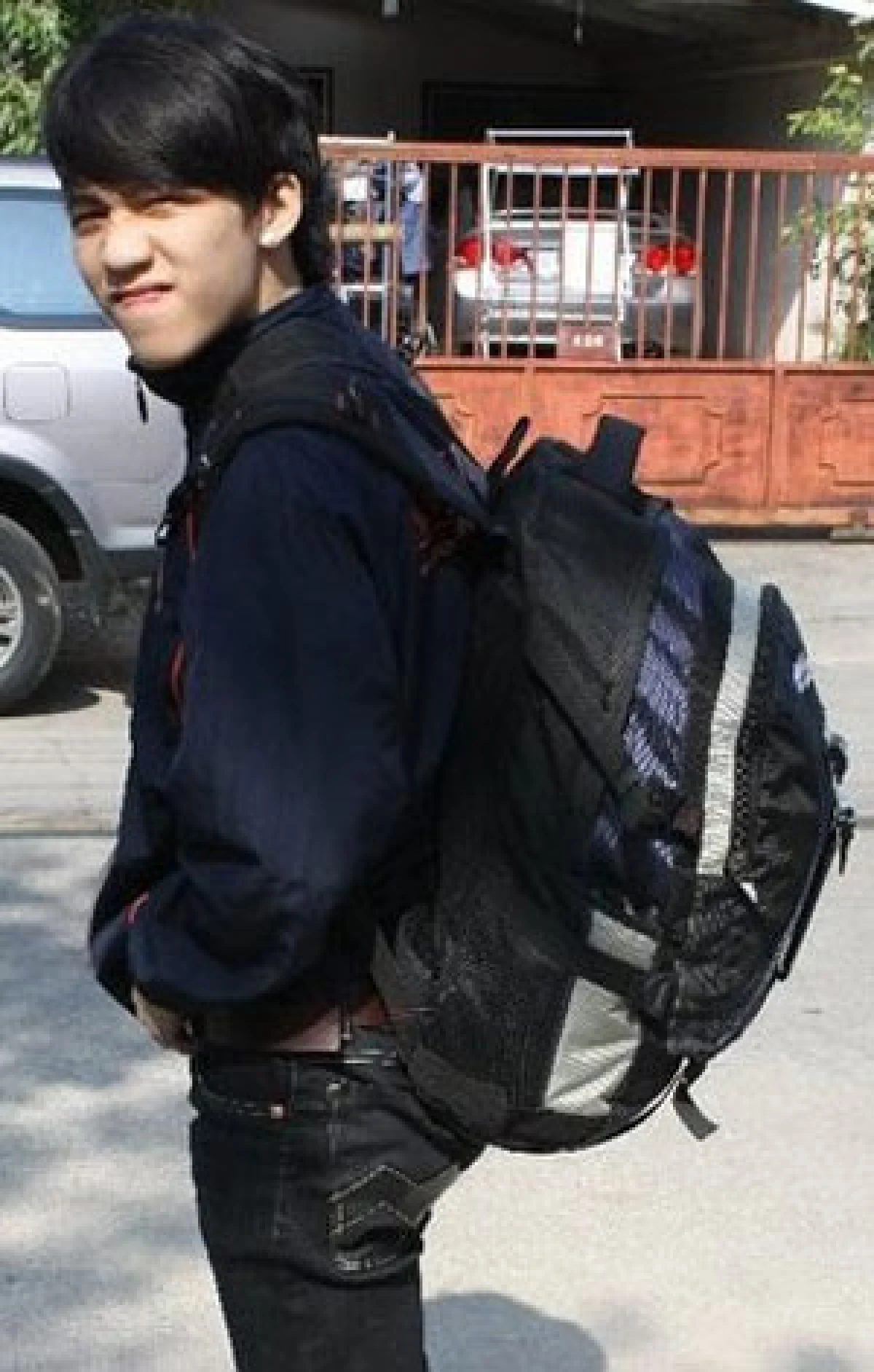 กรี๊ดดดดสลบ "พ่อค้าลูกชิ้น" หล่อระเบิด