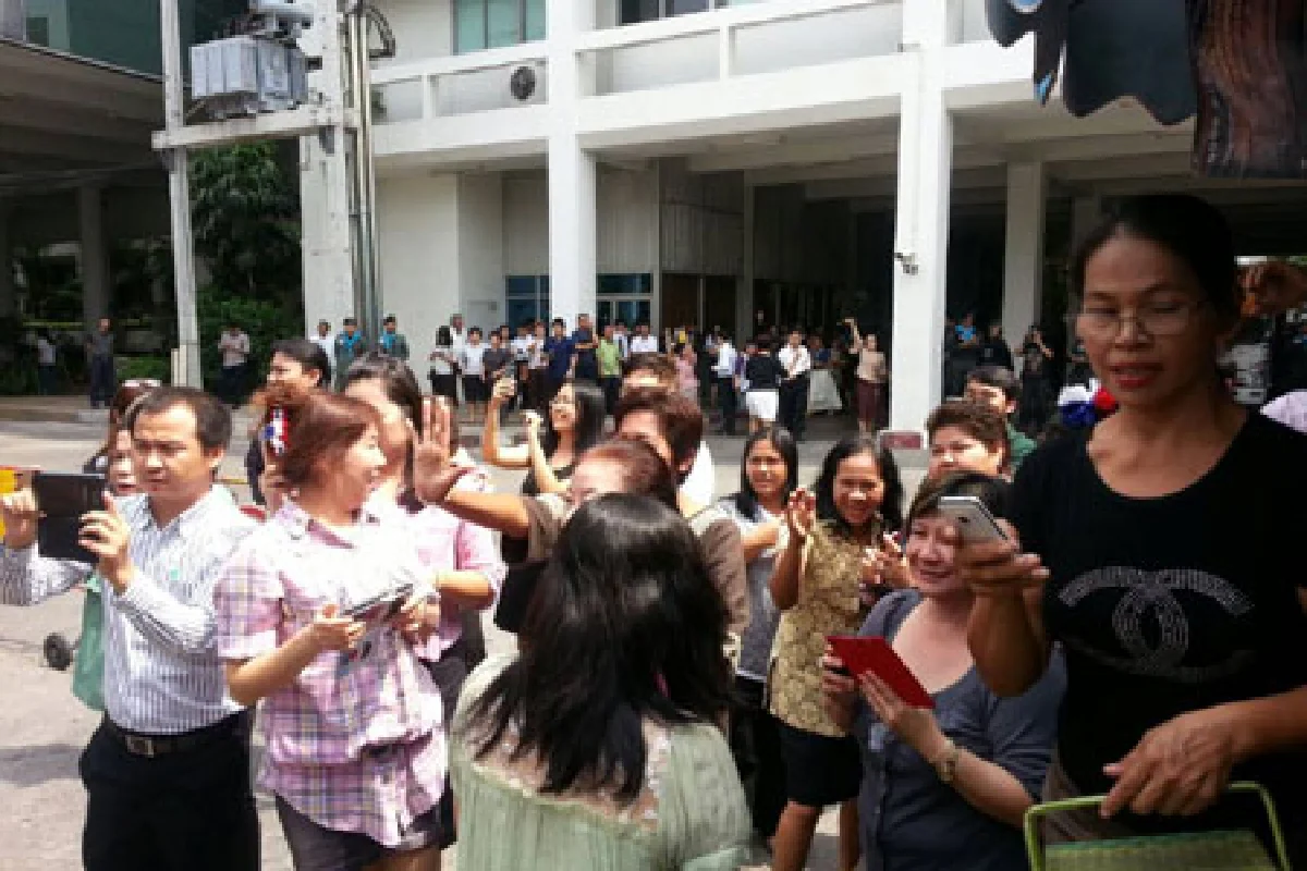 กปปส.บุกคลังวอนขรก.ต้านรบ.ยิ่งลักษณ์