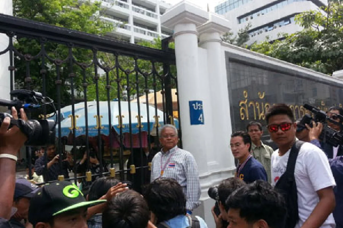 กปปส.บุกคลังวอนขรก.ต้านรบ.ยิ่งลักษณ์