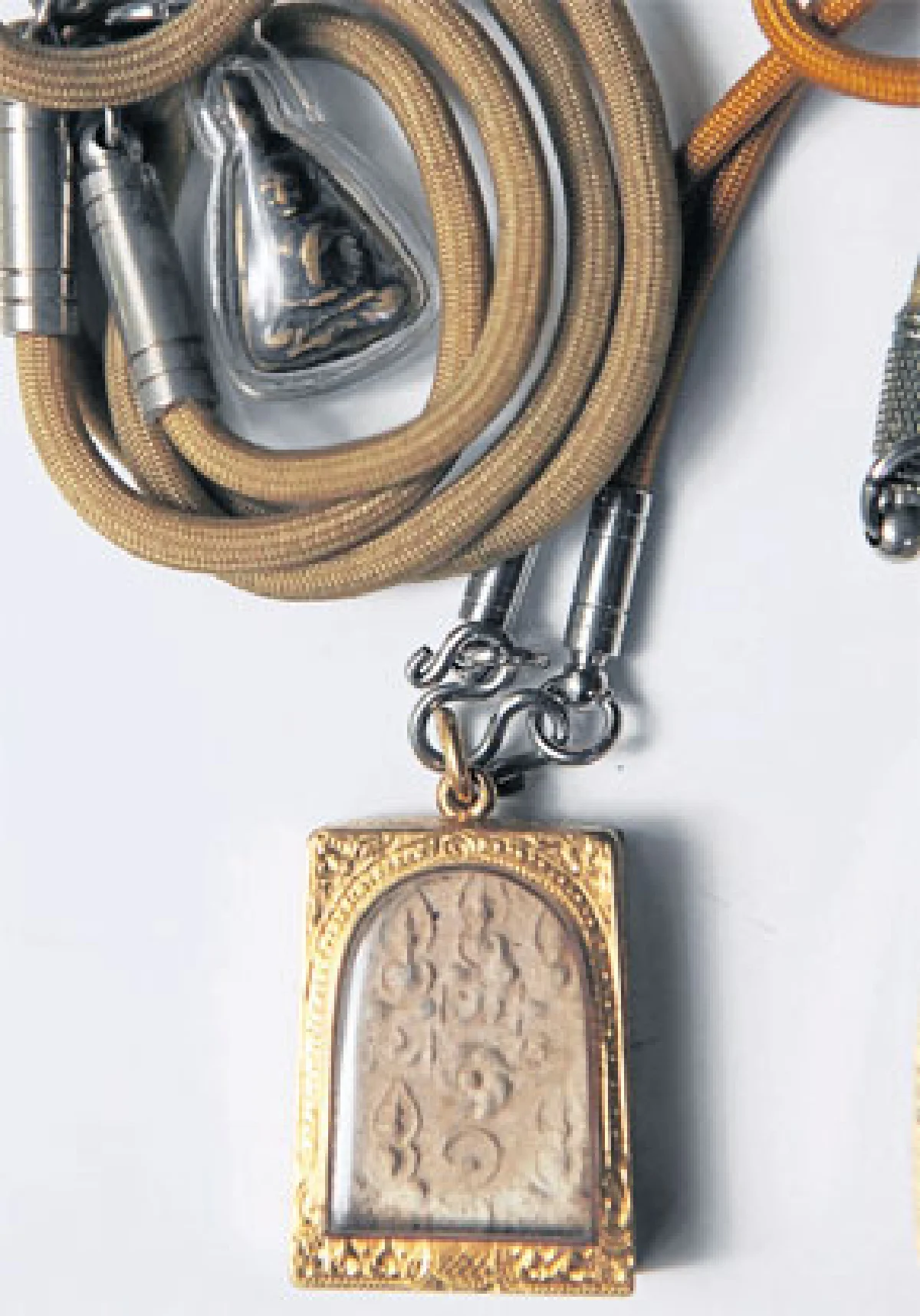 คุยกับคนชอบพระและสะสมบุญ ดร.รณยุทธ์ จิตรดอน