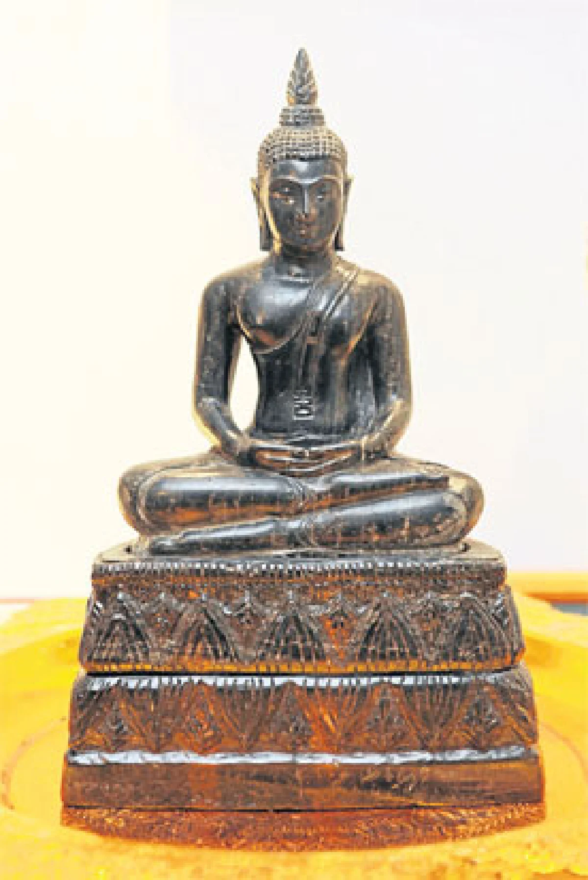 คุยกับคนชอบพระและสะสมบุญ ดร.รณยุทธ์ จิตรดอน