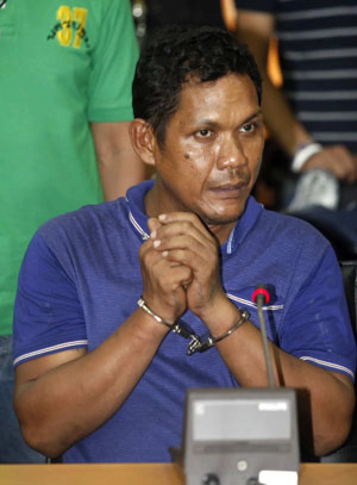 จับน้องคนเล็กฆ่าพ่อแม่พี่ตระกูลหอมชง