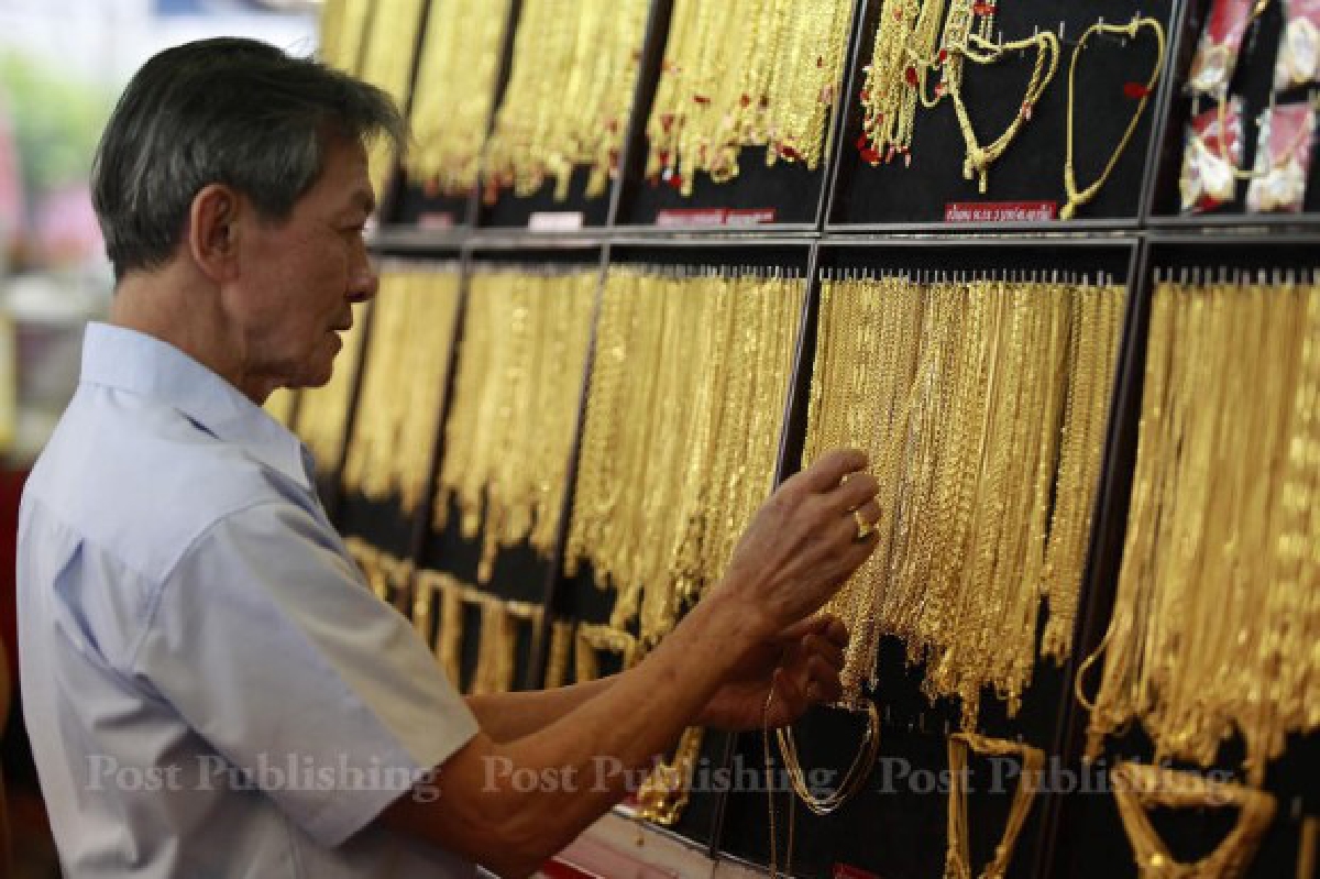 ทองคำร่วงตามตลาดโลกปรับลง300บาท ทองคำร่วงตามตลาดโลกปรับลง300บาท