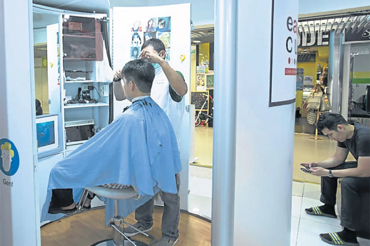 ชีวิตด่วนๆ คนกรุง ตัดผมตัดเสื้อล้างรถอย่าช้า!