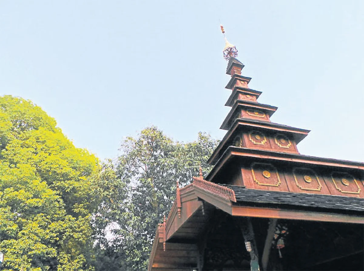 วัดจอมสวรรค์ โบราณสถานจากสักทอง