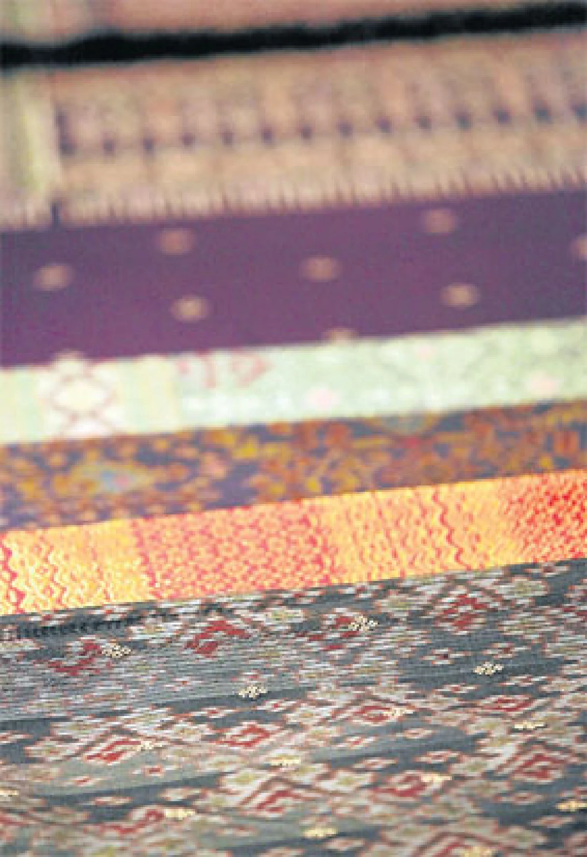 ผ้าทอมือทรงคุณค่า ของรักของหวง สงวนศรี สุทธิพงษ์ชัย