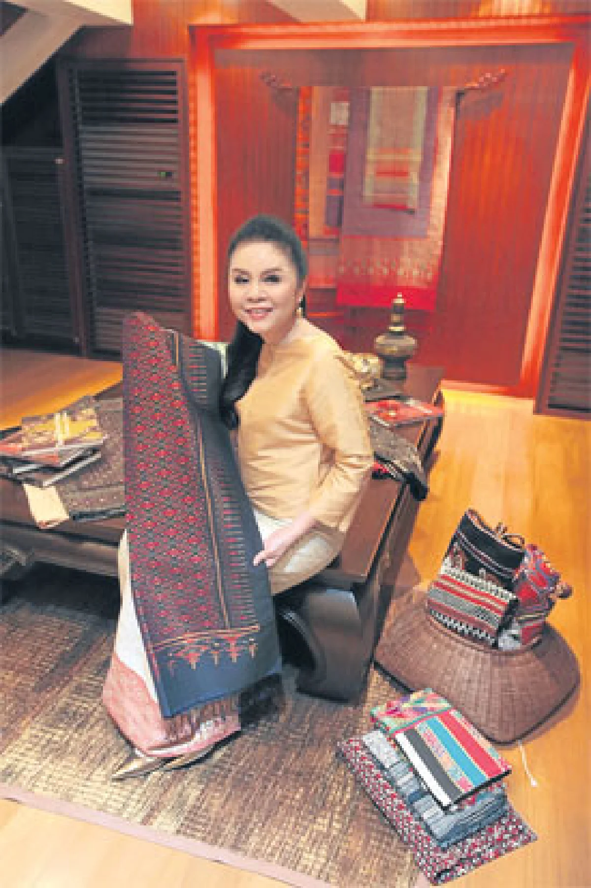 ผ้าทอมือทรงคุณค่า ของรักของหวง สงวนศรี สุทธิพงษ์ชัย