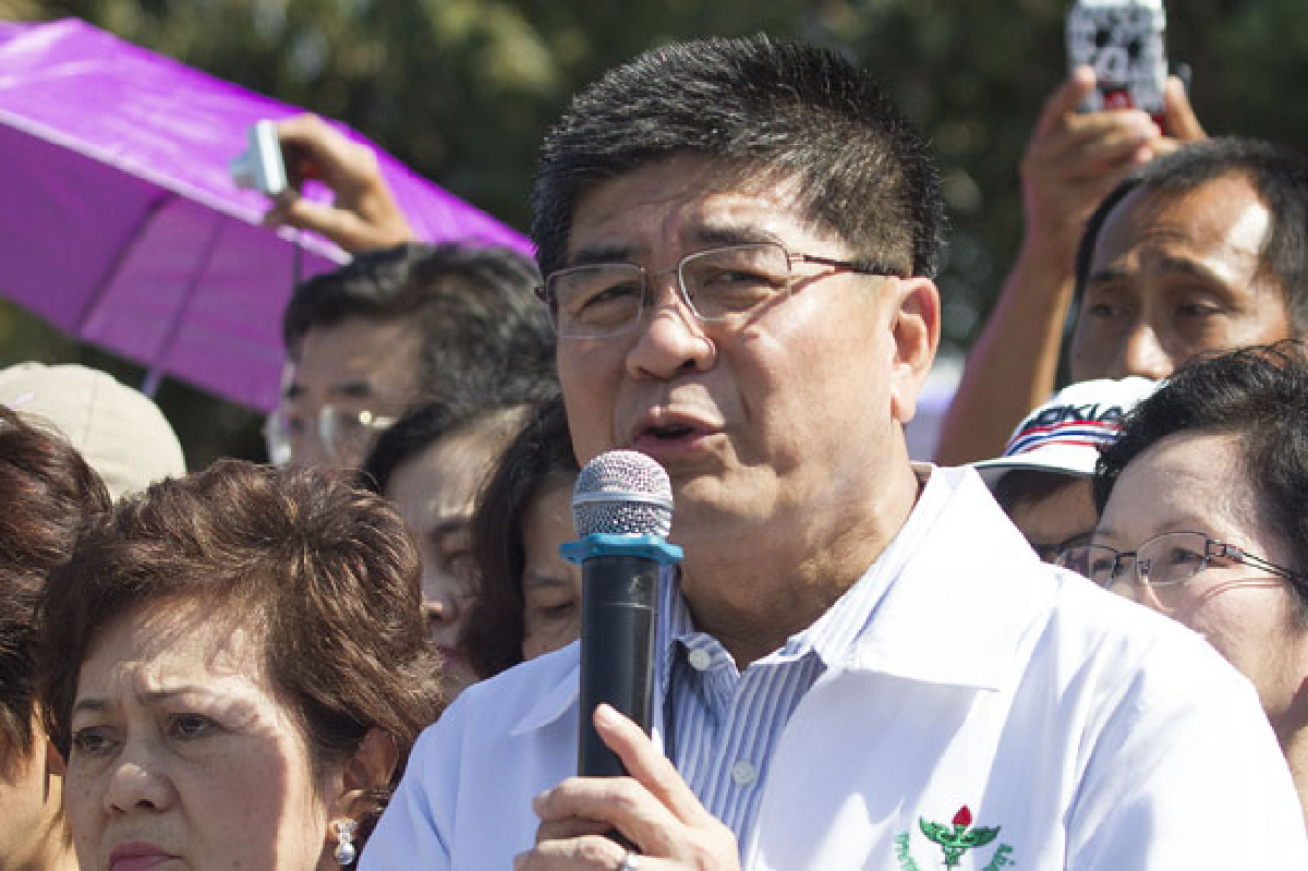 "หมอณรงค์"ไม่กังวลเอ็ม79ถล่มบ้านพัก "หมอณรงค์"ไม่กังวลเอ็ม79ถล่มบ้านพัก