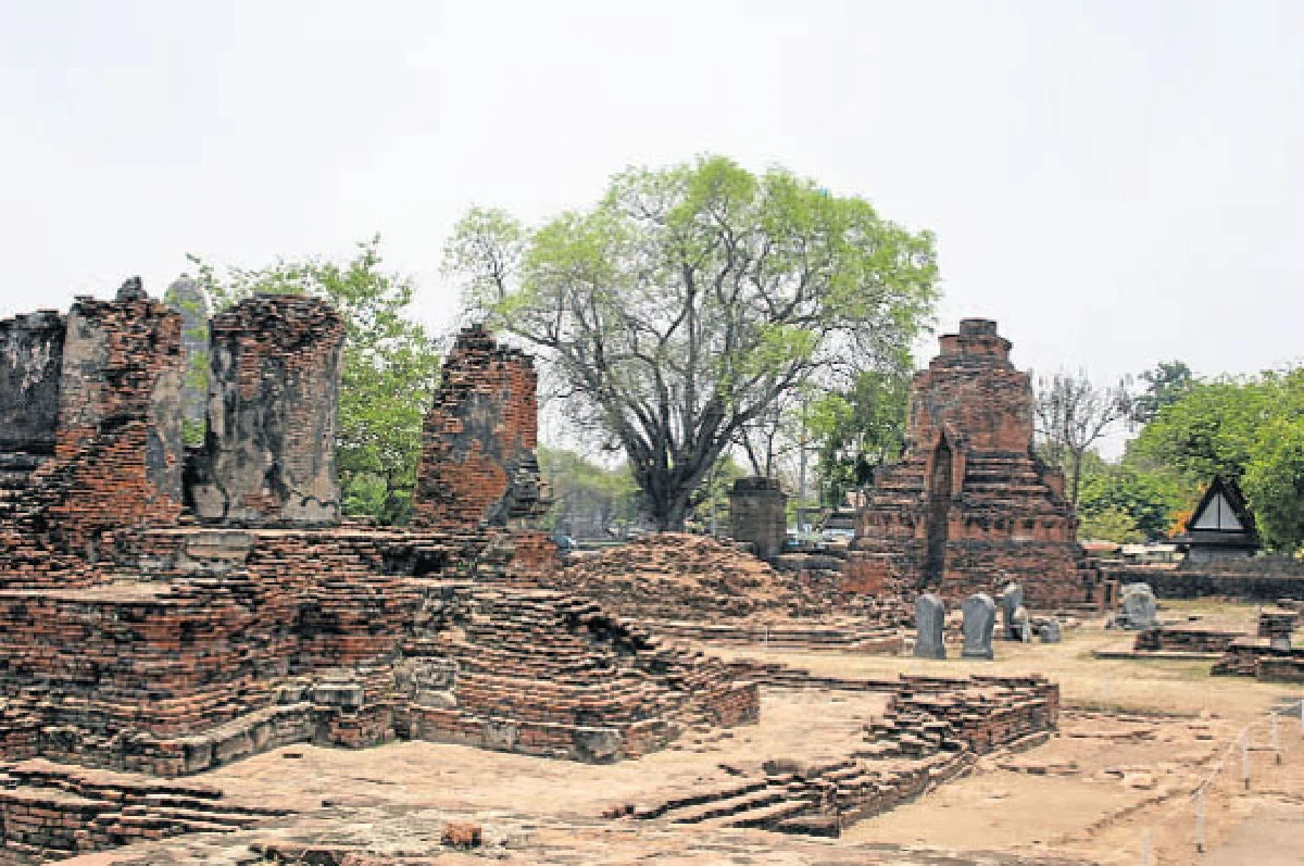 สงบกายใจ ณ วัดพระศรีสรรเพชญ์ และคุ้มขุนแผน